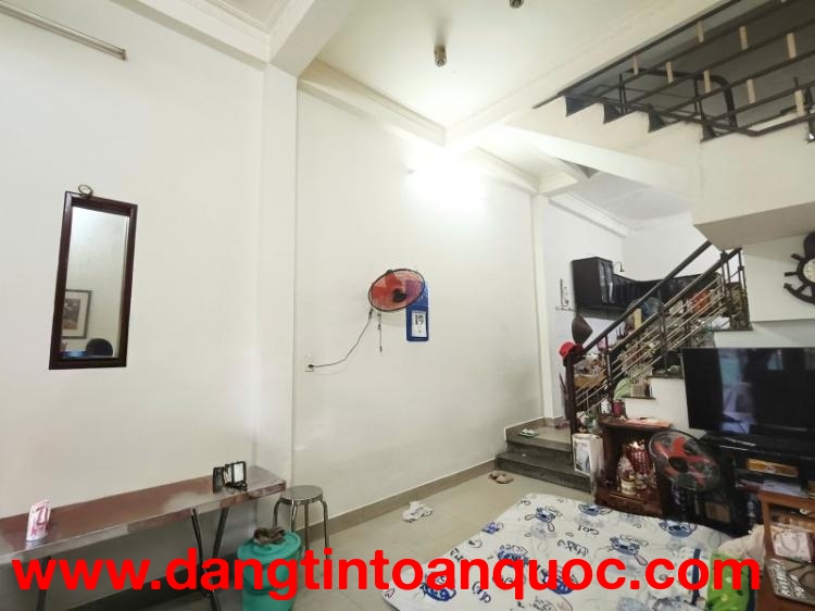 Nhà mặt tiền Hải Châu 44m2, đường 10.5m, 3 tầng, giá 7.4 tỷ kinh doanh tốt