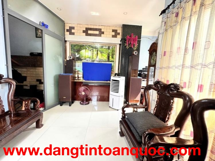 BÁN NHÀ QUẬN 1 HXH 50M2 5 TẦNG NGANG 4.5M KD ĐỈNH SÁT MT MAI THỊ LỰU NGỢP BANK GẤP BÁN 8.9 TỶ