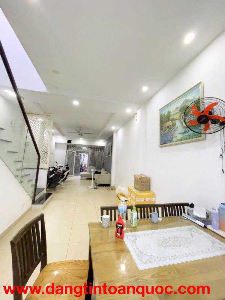 S.ốc! Nhà 2 Tầng Linh Đông 97M² – Gần Phạm Văn Đồng – Ô Tô Vào Nhà – Giá Chỉ 6.x Tỷ