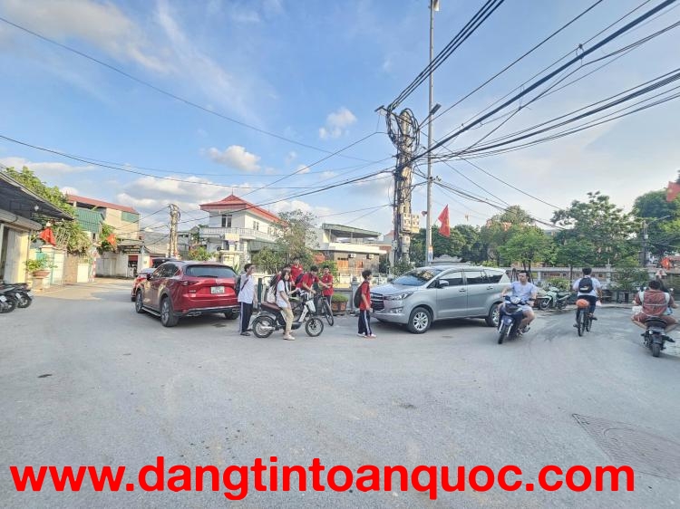 CẦN BÁN 37m TT TRẠM TRÔI – SÁT CHỢ – GIÁ CHỈ 4.15 TỶ.