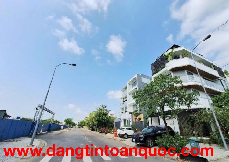 Đất nền Đào Sư Tích, 108m2, giá 6.85 tỷ, sổ riêng, xây dựng tự do
