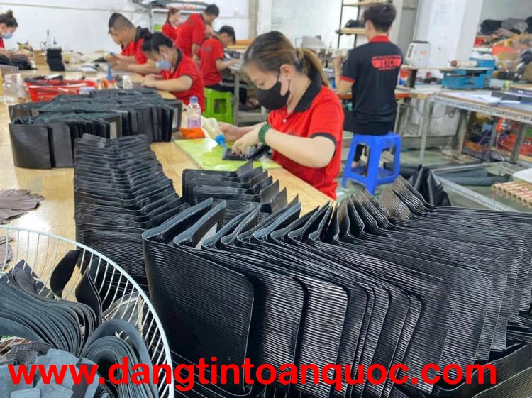 CẦN NGUỒN VÍ DA BÒ XUẤT KHẨU