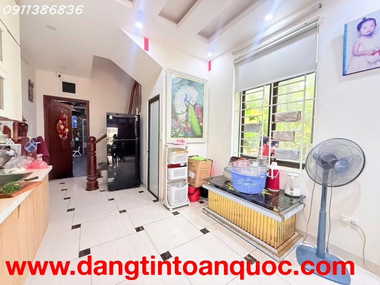 Nhà cực đẹp, Ô tô tránh, Nguyễn Khang 55m 5T, tiện KDVP, 20.9 tỷ có TL
