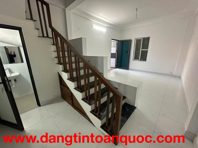 CHỈ HƠN 2TY CÓ NGAY CĂN NHÀ 2 TẦNG SÁT ĐAN PHƯỢNG.