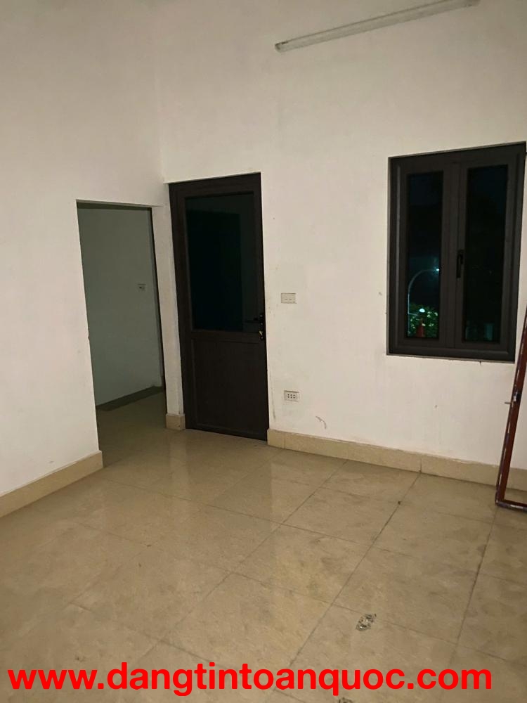 Bán Căn Nhà 2 Tầng có Diện tích 180m2 Tại xóm11 -  xã Hải trung cũ – Nam Định.