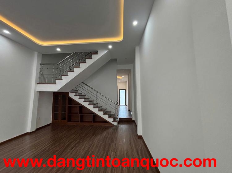 Bán Nhà 2 Tầng sát biển đường GIÁP VĂN CƯƠNG