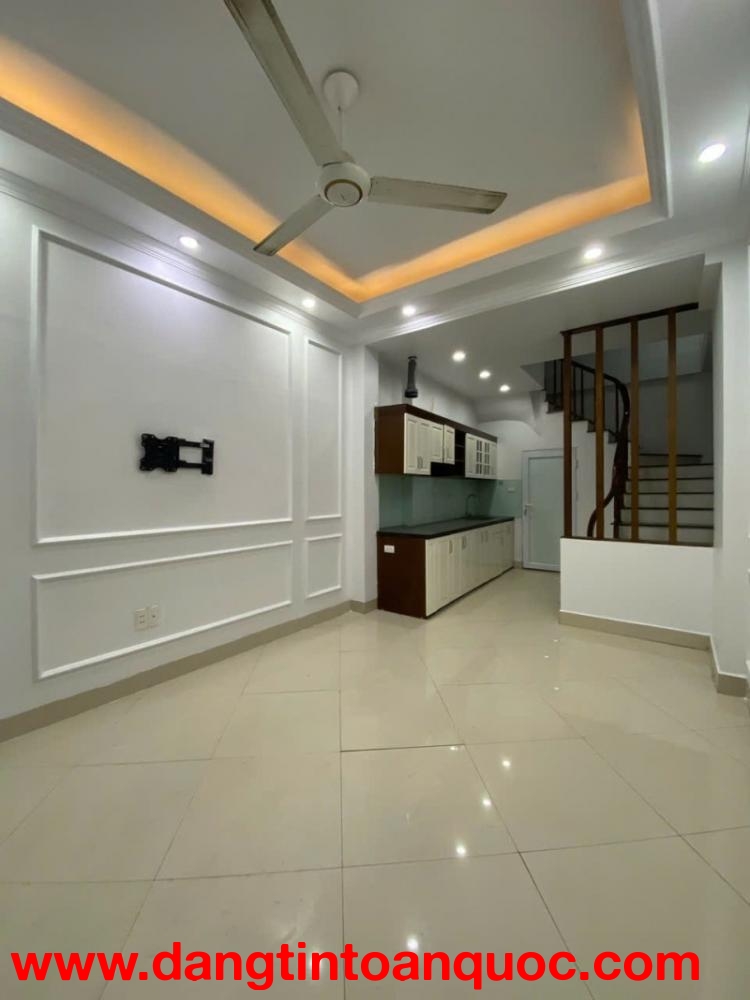 BÁT KHỐI – 5 TẦNG – 34M² – GIÁ 6.5 TỶ – Ở NGAY
