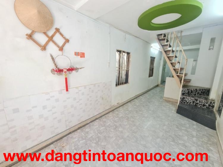 ♪ K 2.5m Thẳng thông thấy MT Ông Ích Khiêm, gần ĐH, 2 tầng cứng sạch, 2.x tỷ