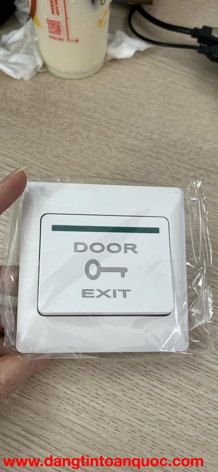 Nút nhấn Exit EX-802