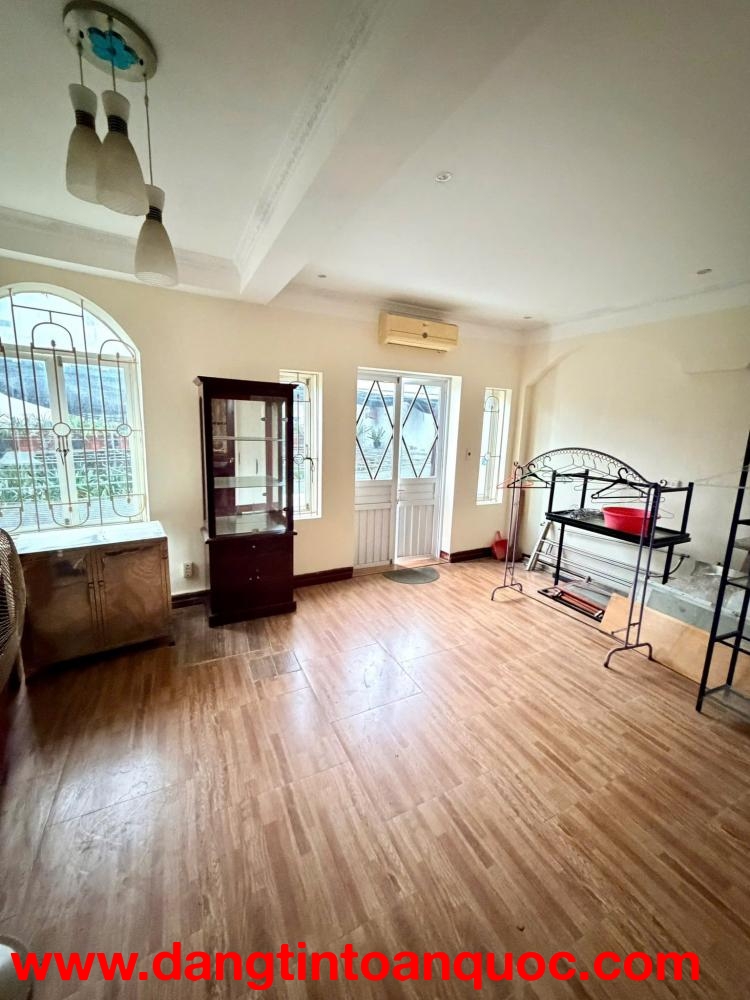 Bán nhà Nguyễn Đình Chiểu, 70m2, 4 tầng, mặt tiền 5.3m, 42 tỷ, ở sướng, kinh doanh đỉnh