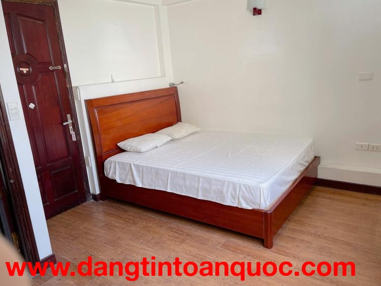 Nhà mình còn 1 căn mặt đường phố Mai Hắc Đế, cách Vincom Bà Triệu 200m, diện tích 20m2