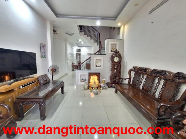 Bán nhà đường Đỗ Xuân Hợp, Phước Long B, Q9, Thủ Đức, TP HCM. DT  56m2, 4 tầng, sổ hồng. Giá 7.4 tỷ