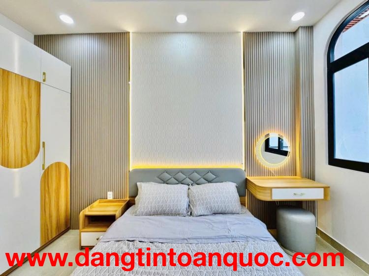 CHÍNH CHỦ BÁN NHÀ NGỌA LONG- CẦU DIỄN,OTO,THANG MÁY,DT:40Mx6T,8ty