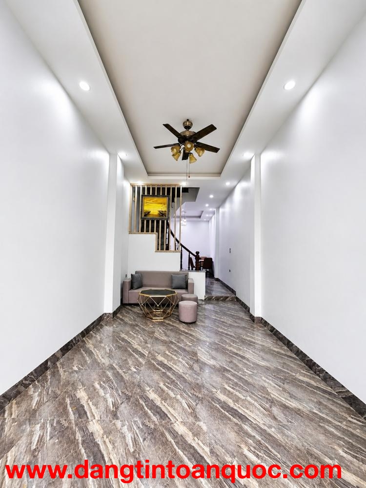 ???? Chỉ hơn 8 tỷ! Nhà 4 tầng 39m² – 4PN trung tâm Thạch Bàn, gần hồ điều hòa
