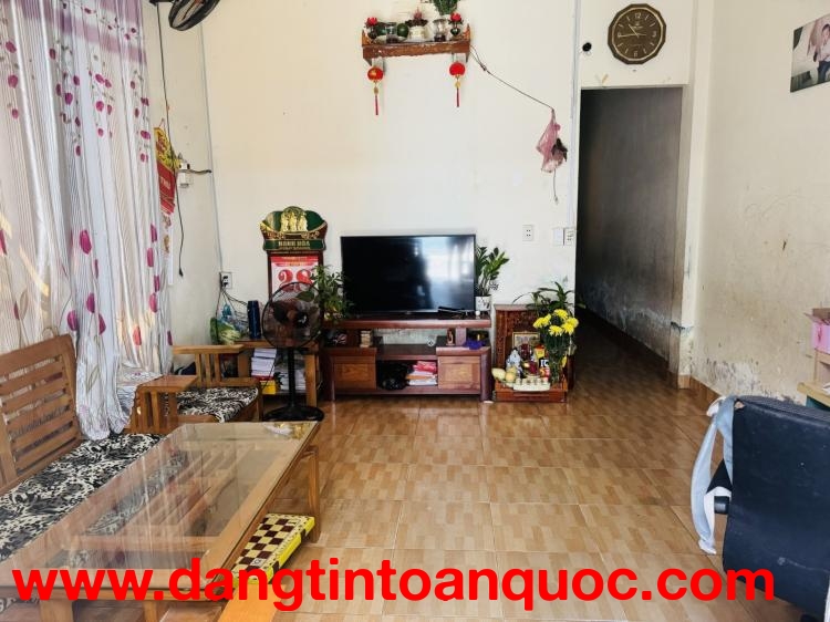 Nhà cấp 4 Nguyễn Phước Nguyên lô góc 51m², giá 3.65 tỷ, ô tô đến nhà