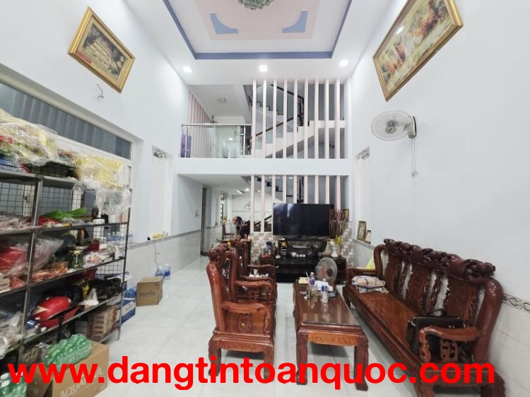 Bán nhà 3 Tầng có sân thượng 147m2,Ngang 6M,đường 3 ô tô,gần Vincom Dĩ An