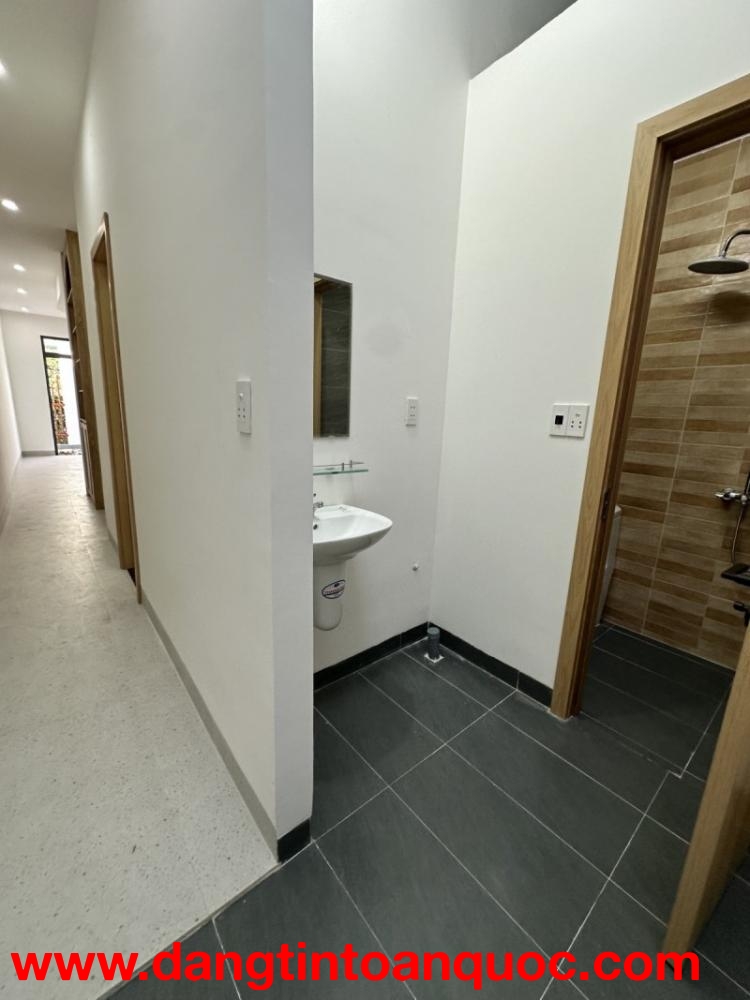Nhà cấp 4 kiệt ô tô Cách Mạng Tháng 8, 51m², giá 3.35 tỷ, mới 100%