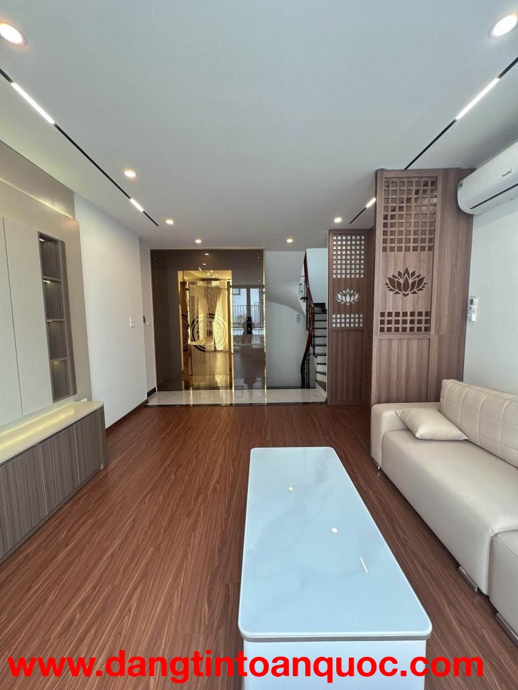 BÁN NHÀ VIỆT HƯNG  7 TẦNG THANG MÁY- Ô TÔ TRÁNH- HƠN 10 TỶ