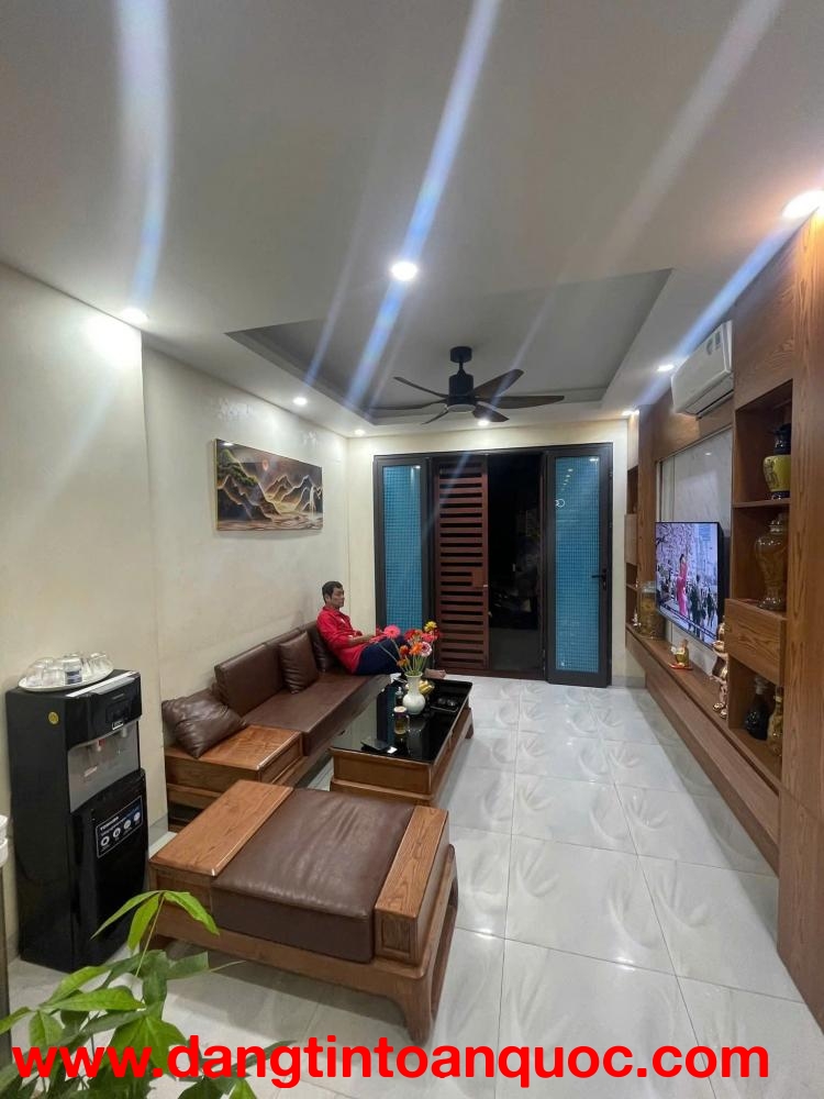 HIẾM NGỌC THỤY – Ô TÔ VÀO NHÀ – 38M2 5T – FULL NỘI THẤT – TRUNG TÂM – 9.3 TỶ