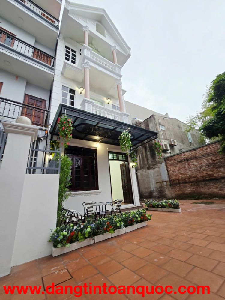 PHÚC LỢI – 52/62M² – 3 TẦNG – 3PN – CÓ SÂN