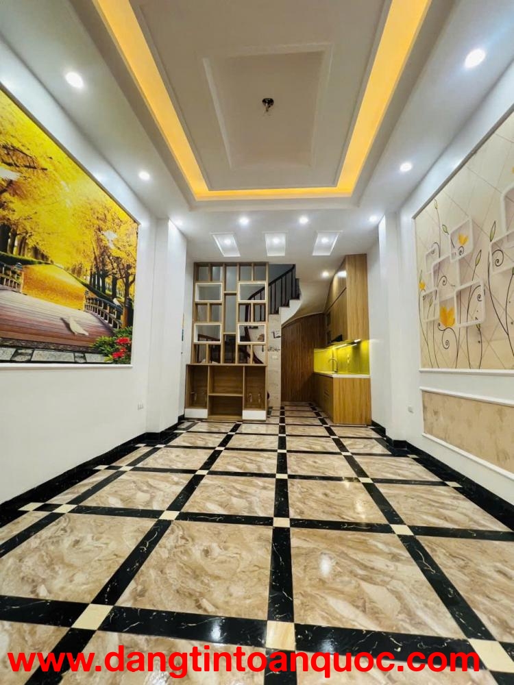 HIẾM – BÁN NHÀ ĐẸP ĐÀM QUANG TRUNG – PHỐ TRẠM, LONG BIÊN – GẦN AEON MALL 200M – 5 TẦNG, 3PN, CÓ SÂN 