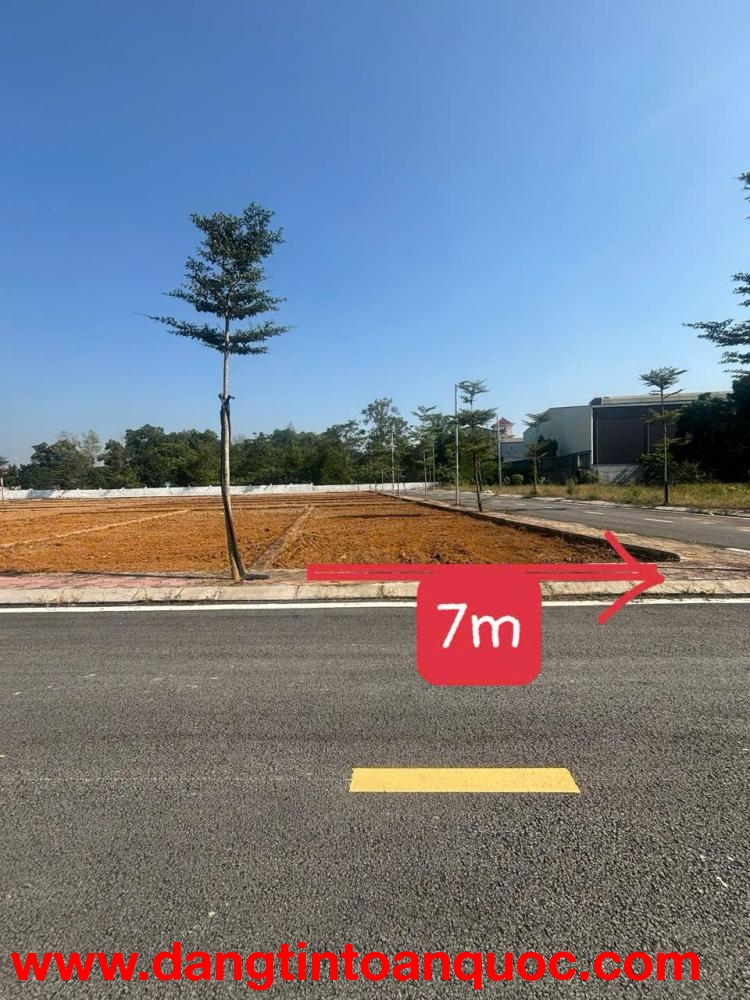 Bán đất sổ đỏ 138m2, 446 Quốc Oai, Hà Nội. Giá 50tr/m2. LH: 0969408828
