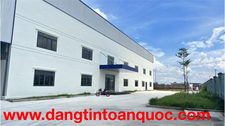XT101 cho thuê nhà xưởng liền kề, khung thép chắc chắn, chiều cao tổng 17m. SX CNC