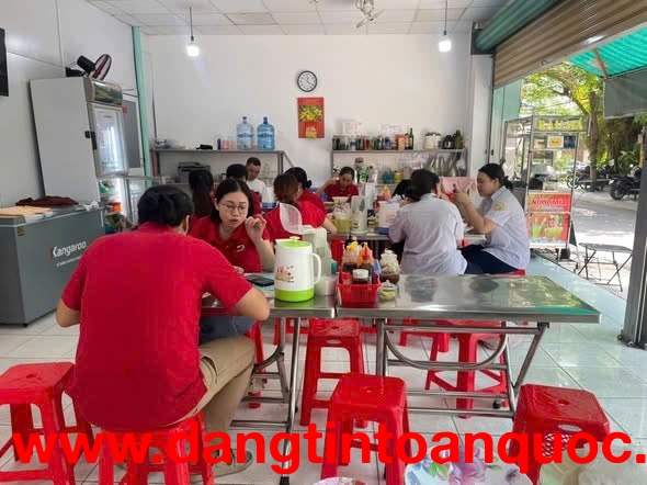 SANG GẤP QUÁN KINH DOANH ĐANG HOẠT ĐỘNG – ĐỐI DIỆN CỔNG TRƯỜNG LẠC HỒNG, QUẬN 10