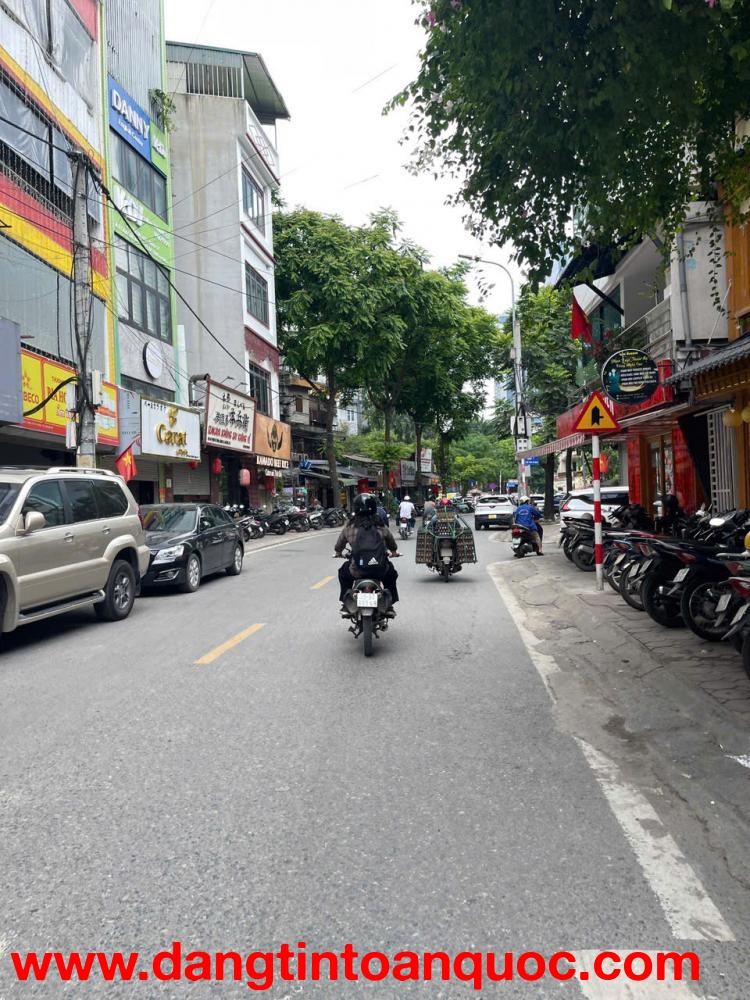 Siêu Hiếm - Lõi Ba Đình, nở hậu, 4 tầng, nội thất hiện đại, 5m ra ô tô tránh