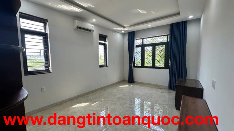 Nhà 3 tầng Thanh Lương 16 Hòa Xuân 100m2 hướng Đông Nam giá 7.75 tỷ