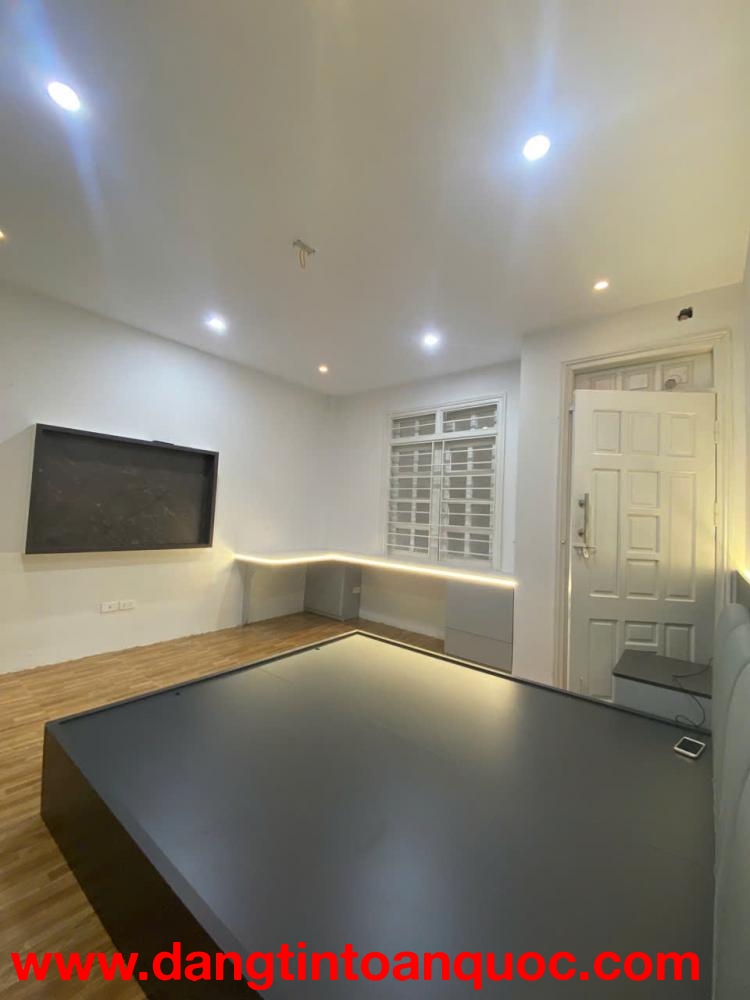 NHÀ NGỌC THỤY – 30M² – 3 TẦNG – Ở NGAY – Ô TÔ QUA CỔNG