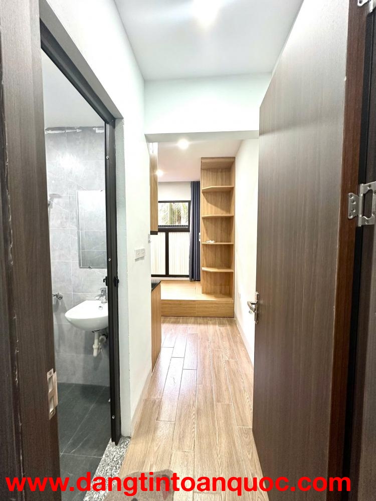 Cho thuê Ccmn cực đẹp thoáng ngõ 175 Thịnh Quang, Đống Đa