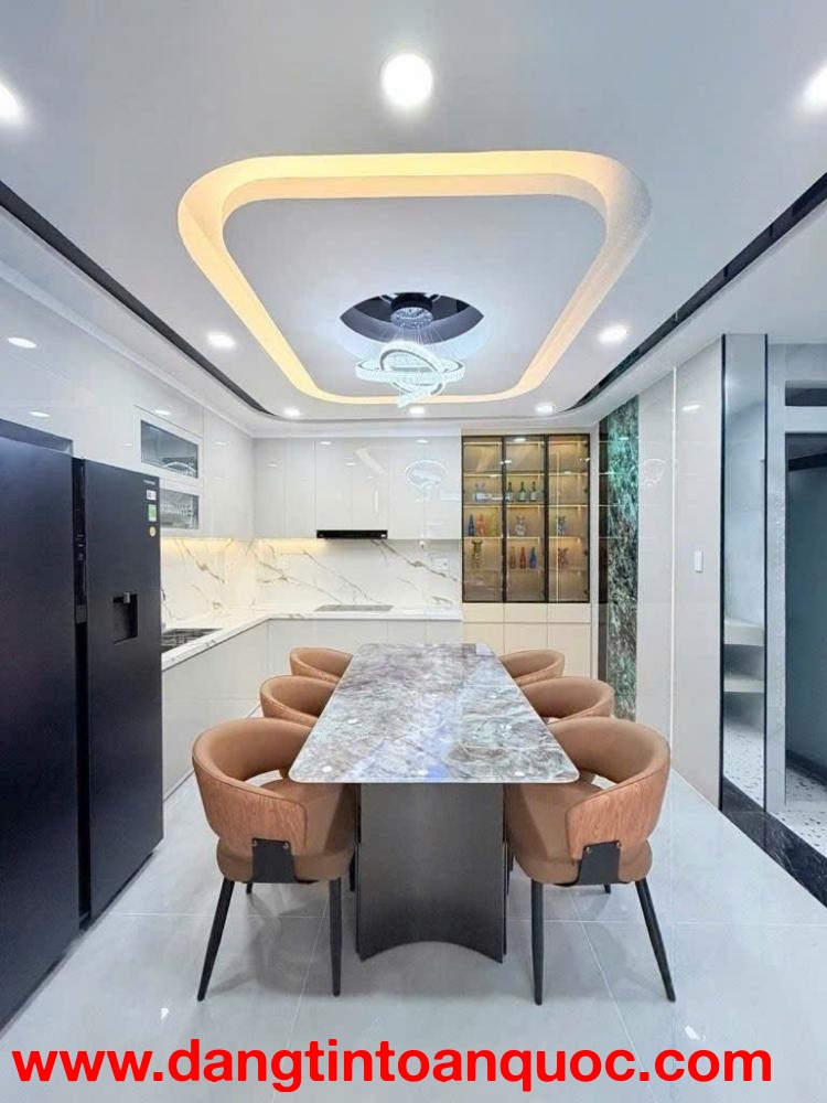 MT Đường - Lô Góc - 9 TỶ NHỈNH - BÌNH TÂN - Đường Xe Tải - Gần Lê Văn Quới - Full Nội Thất - Giáp Tâ