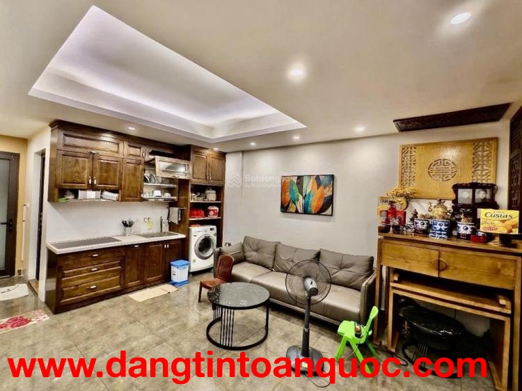 Nhà riêng 7 tầng tại phố Triệu Việt Vương, 19 tỷ, 40m2 hàng hiếm