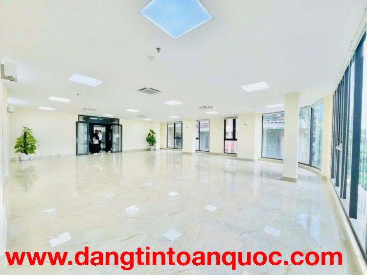 ????️ SIÊU PHẨM MẶT PHỐ TRUNG TÂM THẠCH BÀN – CỔ LINH ✨