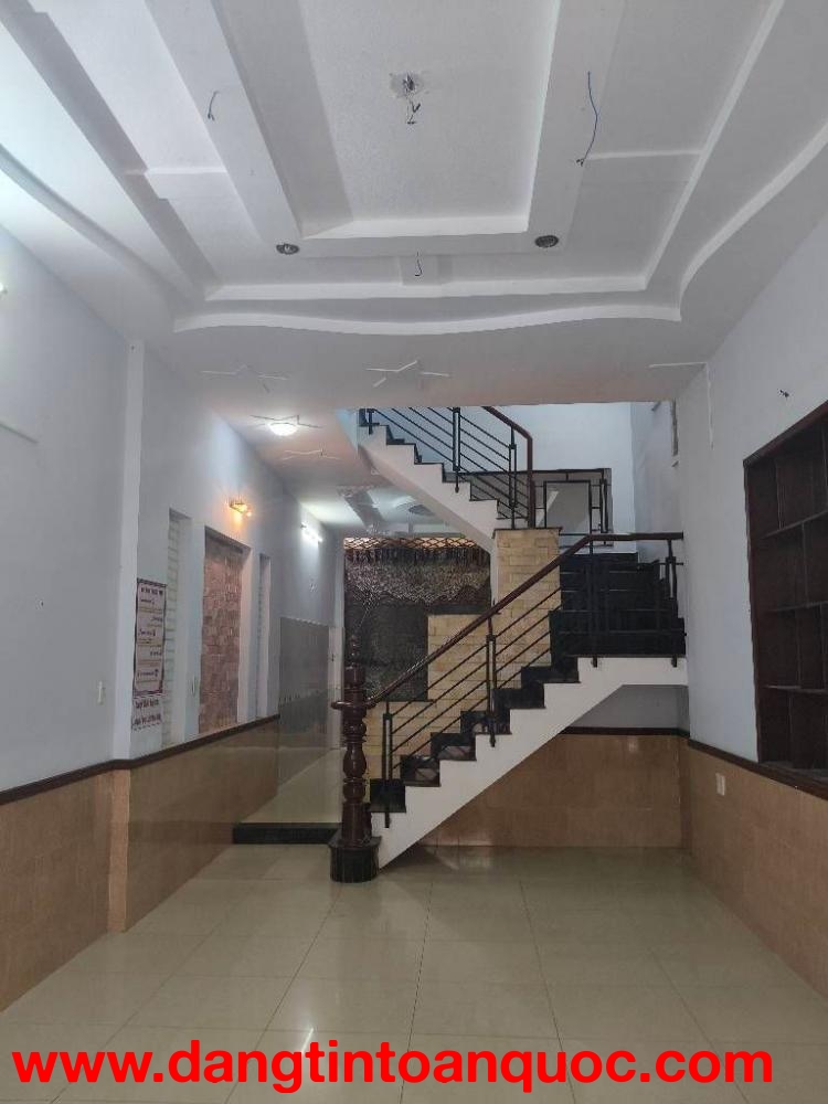 HXH THÔNG CHỮ U - VỊ TRÍ ĐẸP - NHÀ ĐẸP Ở NGAY.