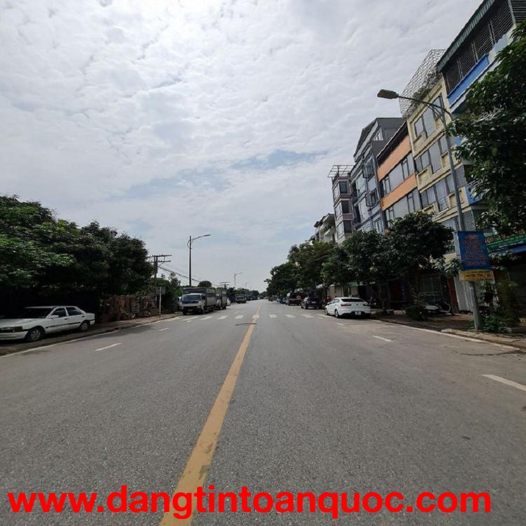 33m2 xã Gia Lâm, Hà Nội, ô tô vào, 4 tỷ x nhỏ xíu. Lh 0989894845