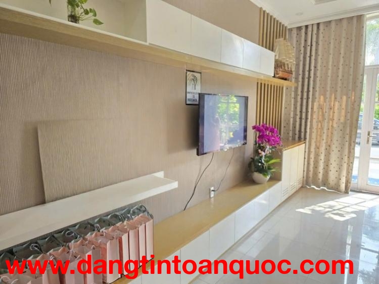 Bán nhà đường  357, Phước Long B, Q9, Thủ Đức, TP HCM. DT 100,2 m2, 3 tầng, sổ hồng. Giá 14.9 tỷ