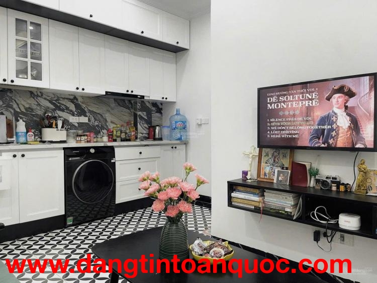 Bán toà nhà căn hộ dịch cụ tai Thuỵ khuê
