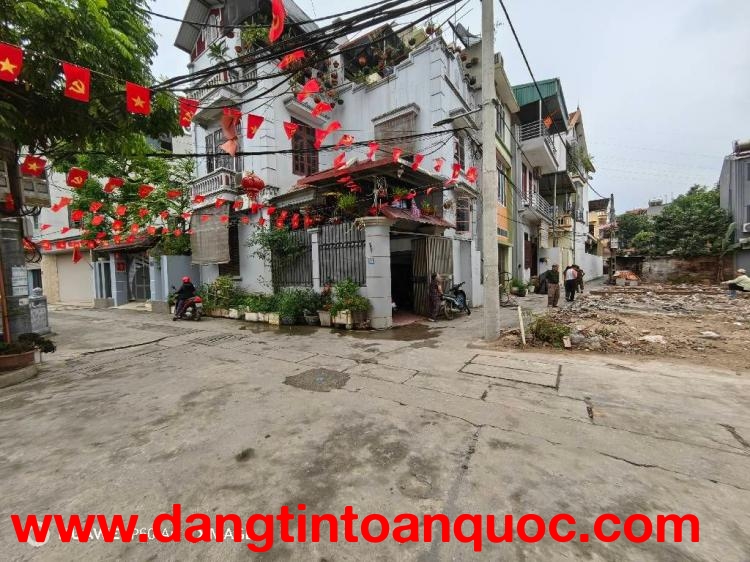 NGÕ THÔNG - Ô TÔ ĐỖ CỬA NHÀ - GẦN HỒ ĐIỀU HOÀ - 10 RA Ô TÔ TRÁNH