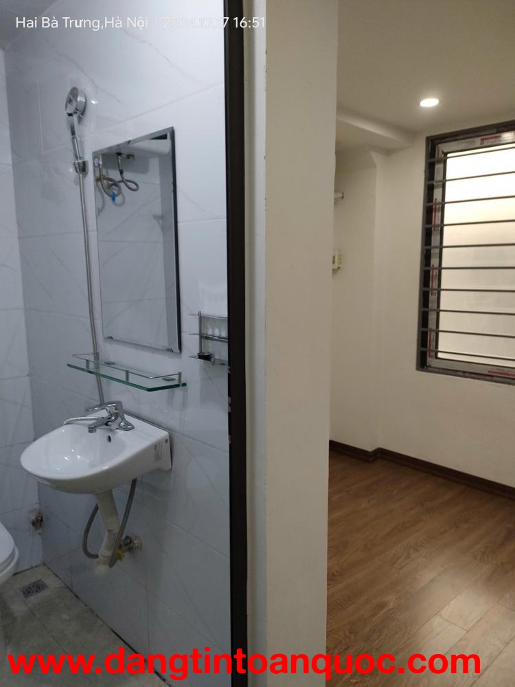 Bán gấp giá rẻ căn hộ khép kín mặt phố Phúc Tân Căn hộ 20m2, 680 triệu Hoàn Kiếm.