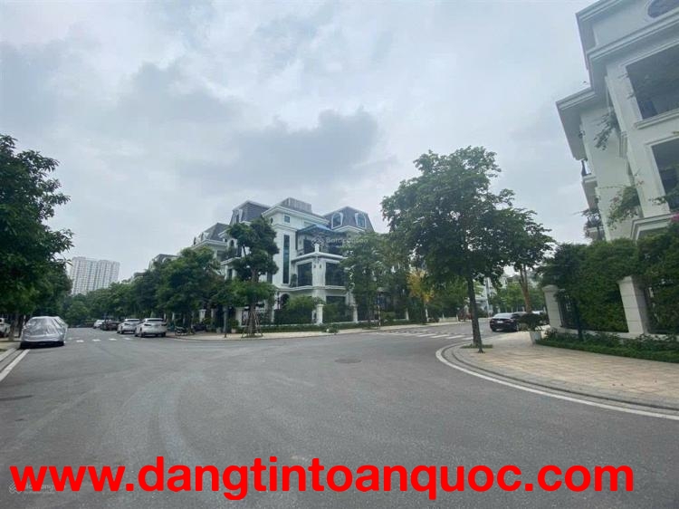Bán BT Vinhome Greenbay, Hà nội.   DT 185m x 4 tầng, MT 9. Giá 148 tỷ.LH: 0964769634