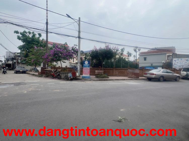 BÁN ĐẤT ĐAN PHƯỢNG, 46M TẶNG NHÀ C4 Ở NGAY, OTO CÁCH 50M, GẦN CHỢ, HỒ ĐIỀU HÒA, GIÁ CHỈ 2.X TỶ
