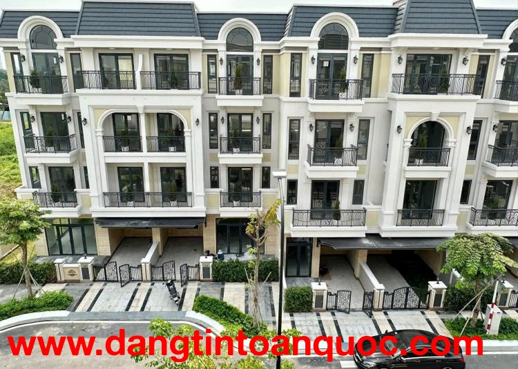 BIỆT THỰ ĐẸP – GIÁ TỐT – CHÍNH CHỦ CẦN BÁN CĂN BIỆT THỰ Tại Phường Phú Hữu, Quận 9, TP. HCM