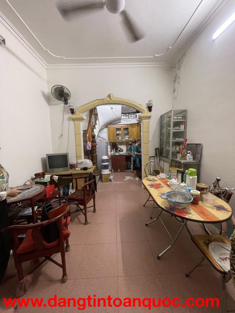 Bán nhà Nguyễn Đình Chiểu, 30m2, 4 tầng, mặt tiền 4.2m, 10.4 tỉ, ngõ rộng xe máy quay đầu