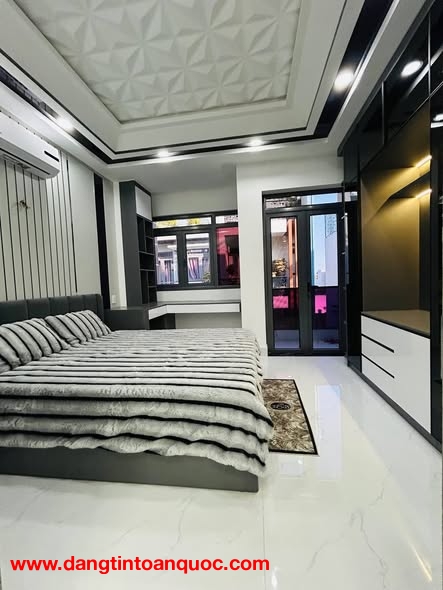 NHÀ MỚI FULL NỘI THẤT, XE HƠI VÀO NHÀ - Nhà mới 100%, tặng nội thất cơ bản – vào ở ngay