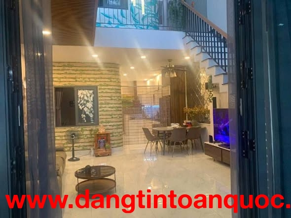 NHÀ 3 PHÒNG NGỦ 82M2 Đào Sư Tích, Lê Văn lương ngay Trung Tâm Quận 7 nhỉnh 5tỷ