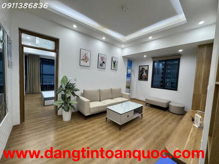 ????Mới kính koong Tòa 4F Vũ Phạm Hàm 62M 2PN Full nội thất bóng loáng, nhỉnh 6 tỷ