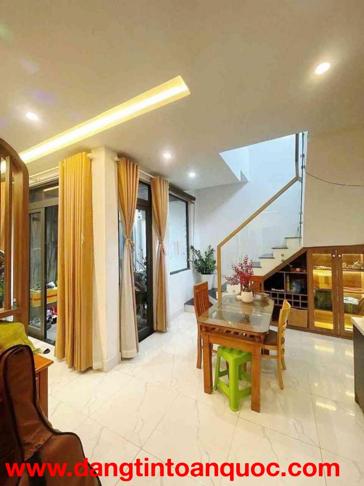 Nhà 2 tầng kiệt Lê Duẩn 49.6m2, trung tâm Thanh Khê, đang cho thuê 8 triệu/tháng