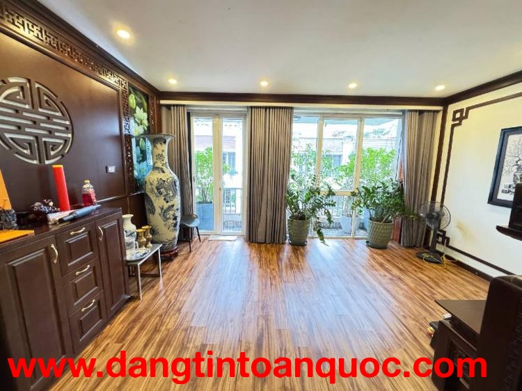 Bán nhà đẹp Nguyễn Văn Cừ- Sát phố- View Chương Dương-Gara- thang máy 85m 6 tầng nhinh 19 tỷ(TL)